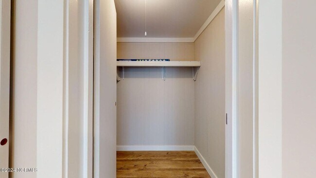 Building Photo - 308 Queens Rd