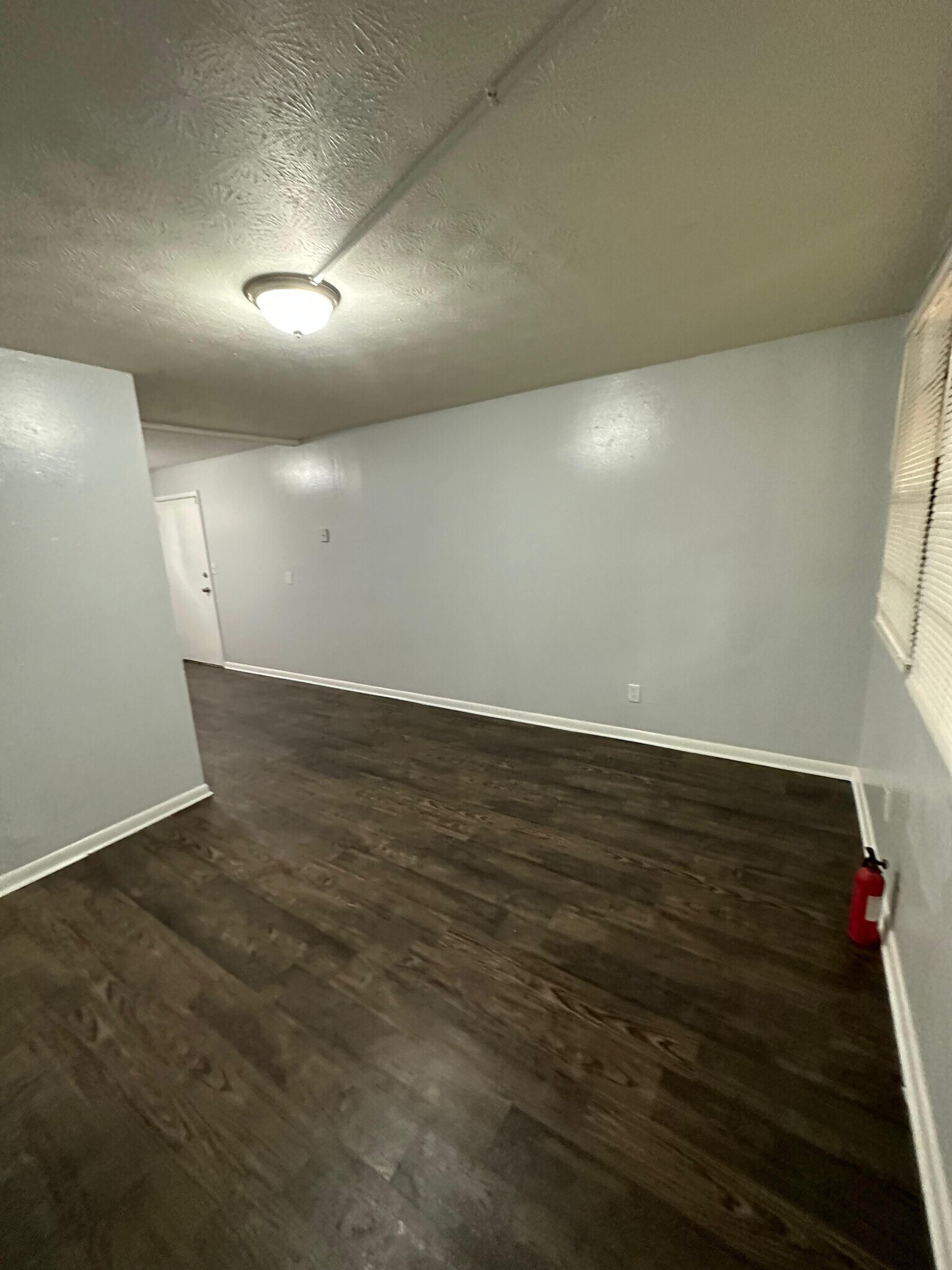 Building Photo - 1625 W 26th St