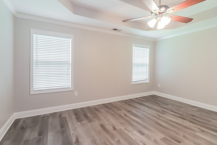 Building Photo - 221 Raleigh Way