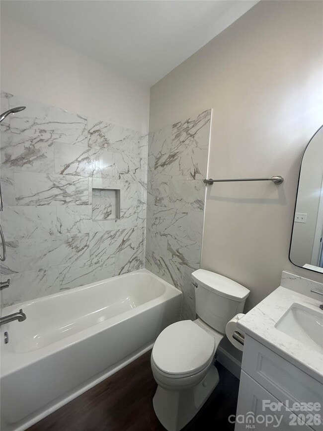 Building Photo - 9235 Island Overlook Ct