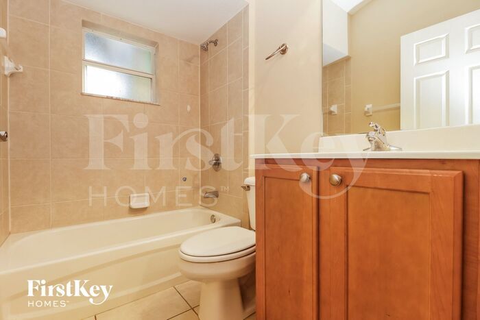 Building Photo - 362 Overbrook St