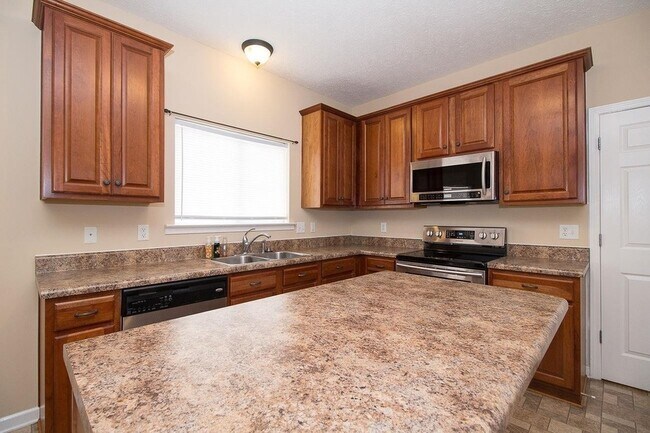 Building Photo - 183 Vintage Cir