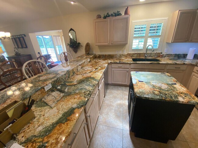 Building Photo - Beautiful Over Sized TURNKEY SEASONAL 2 bed 2 bath Rental on Golf Course in Polo Ridge