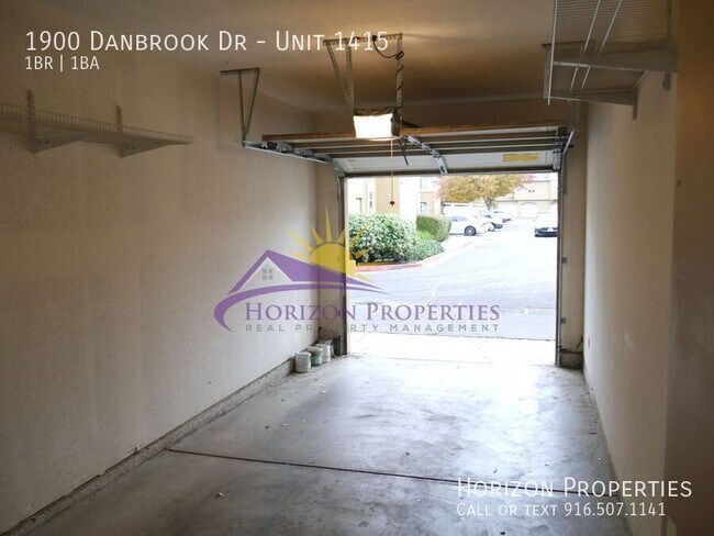 Building Photo - 1900 Danbrook Dr