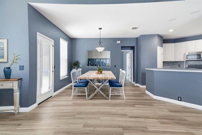 Building Photo - 2157 Paradise Ridge Dr