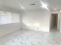 Building Photo - 909 Silber Rd