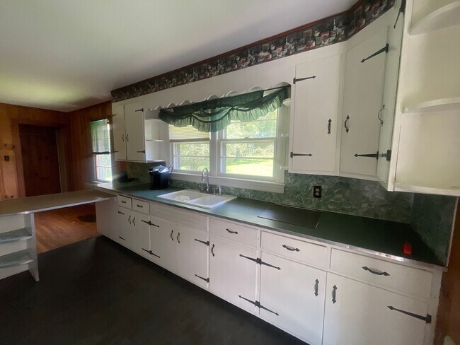 Building Photo - 2 Bedroom / 1 Bath Brick Home Jonesborough...