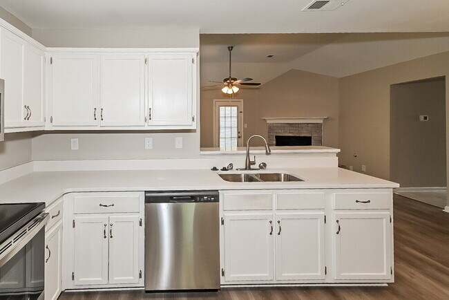 Building Photo - 4244 Shadow Oaks Dr