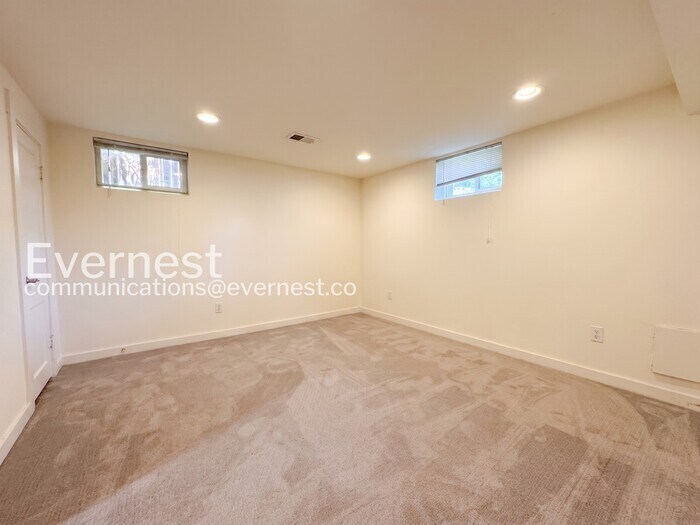 Building Photo - 1661 S Pearl St