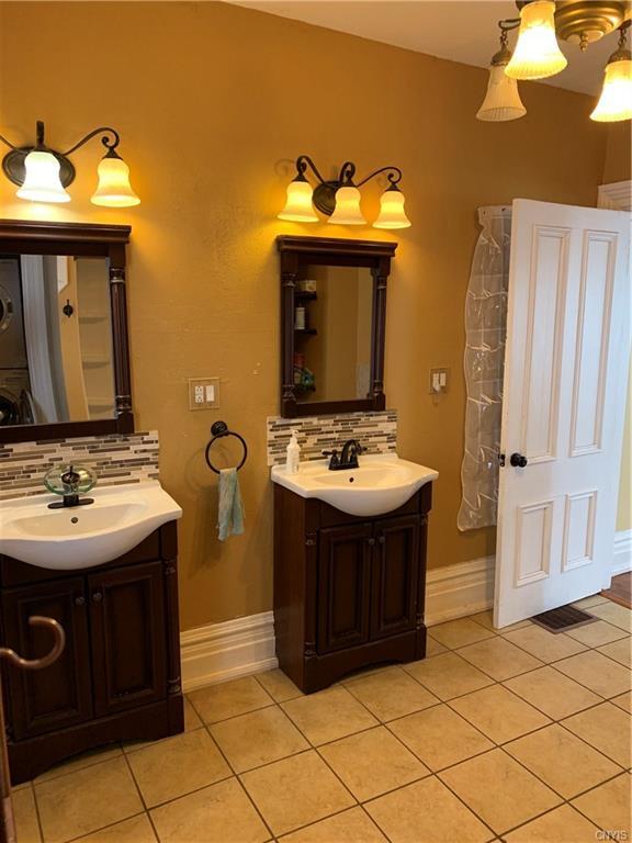 Building Photo - 107 Mechanic St