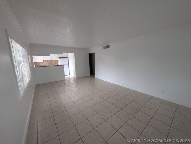 Building Photo - 817 Lighthouse Dr