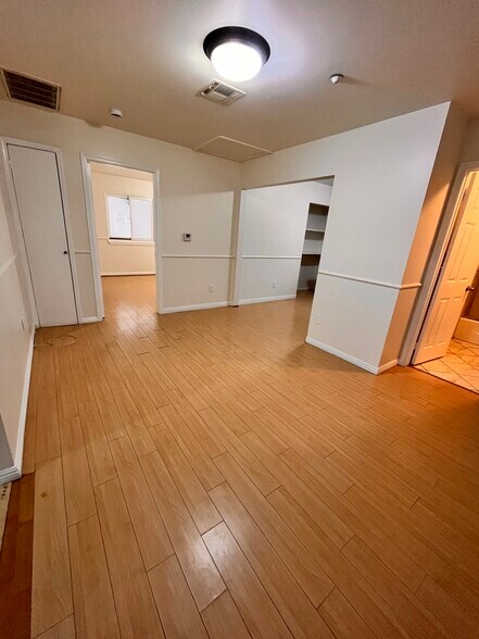 Building Photo - 1410 S Olive Ave