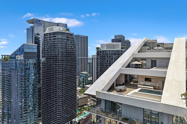 Building Photo - 88 SW 7th St