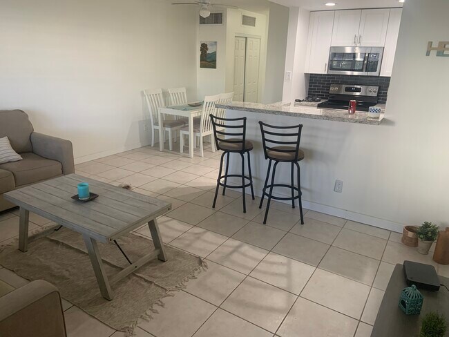 Building Photo - 5200 NE 24th Terrace