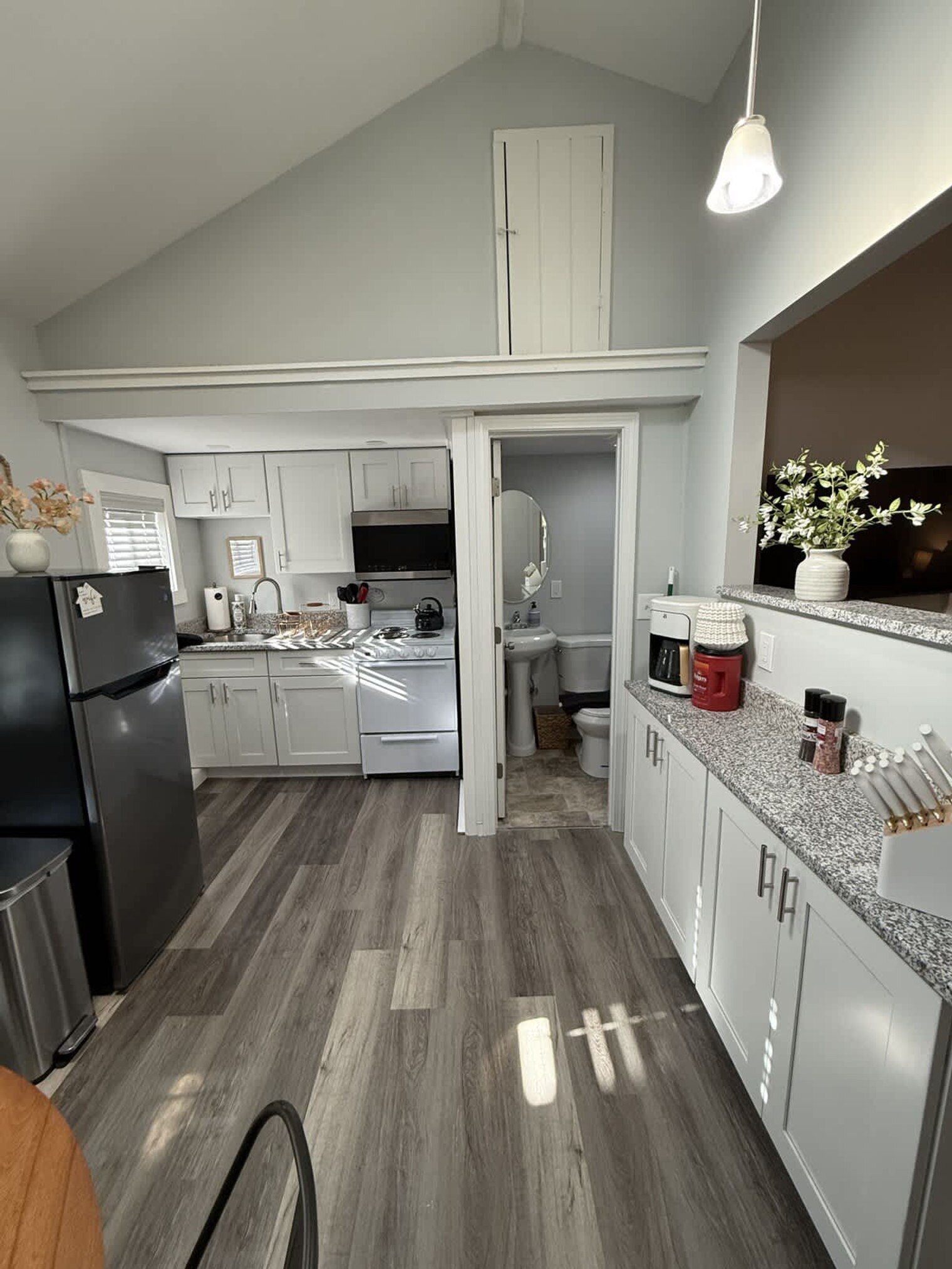 Building Photo - 4 Auburn Ave Ext