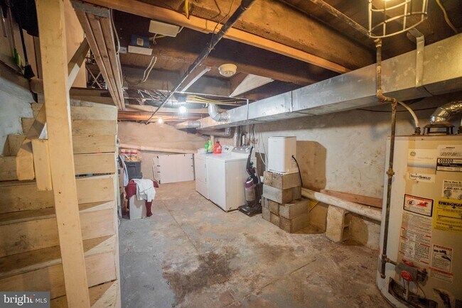 Building Photo - 2521 E Gordon St