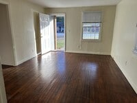 Building Photo - 2404 Knox Dr