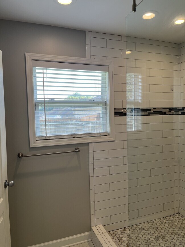 Building Photo - 5004 Pelican Ct