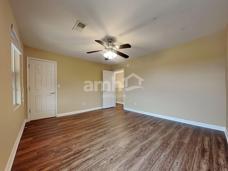 Building Photo - 10098 Chariden Dr