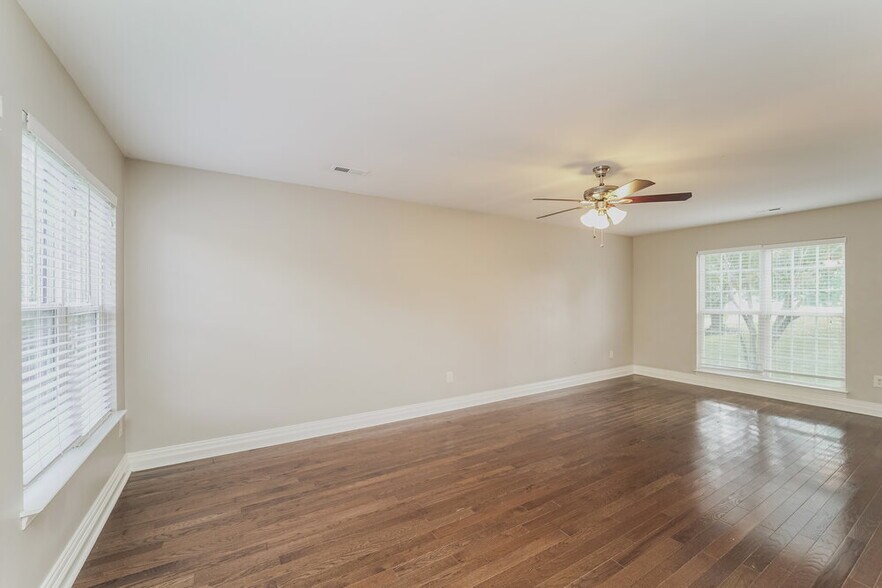 Building Photo - 14313 Blue Grass Dr