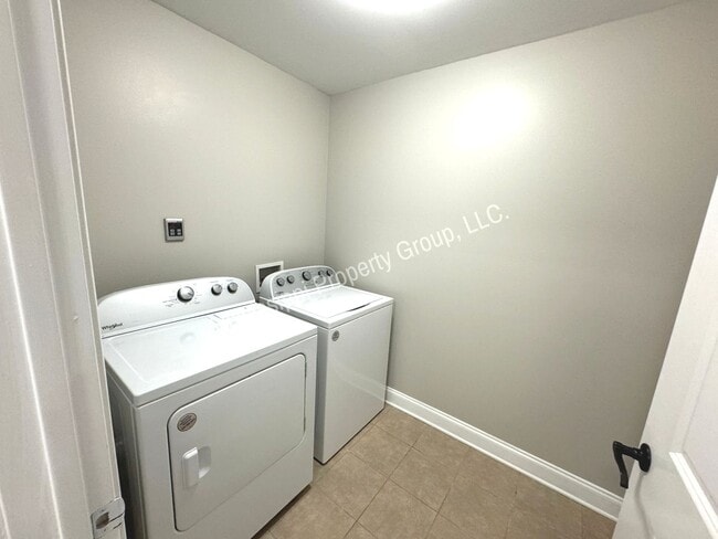 Building Photo - 4BD/4.5BA FOR RENT