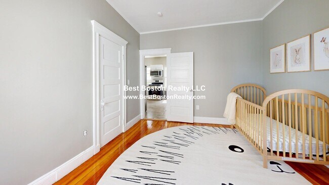 Building Photo - 3943 Washington St