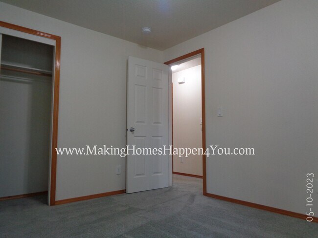 Building Photo - 405 Lavender St