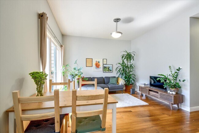 Building Photo - Epic REA - Modern 2 BR/1 BA Condo w/Privat...