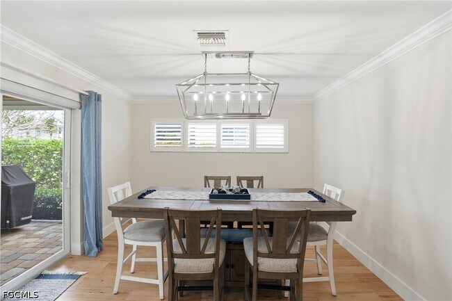 Building Photo - 1590 Sandpiper St