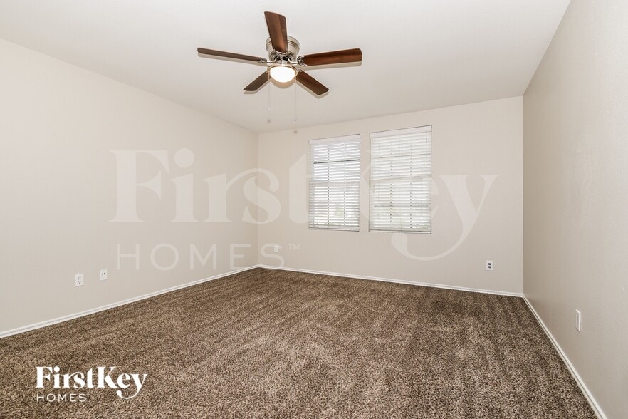 Building Photo - 609 Rosemary Dr