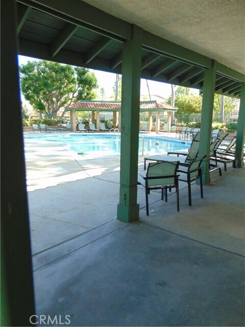 Building Photo - 2203 Apricot Dr