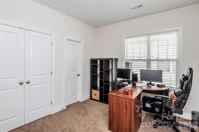 Building Photo - 315 Woodvale Pl