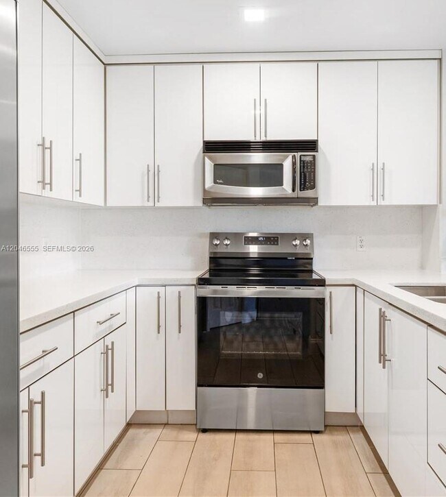 Building Photo - 1110 SW 125th Ave