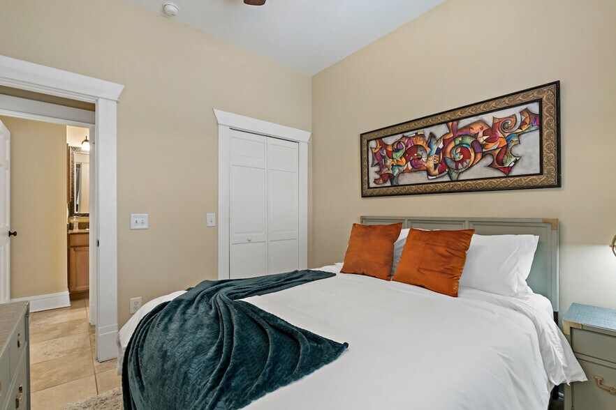 Building Photo - 509 S Willow Ave