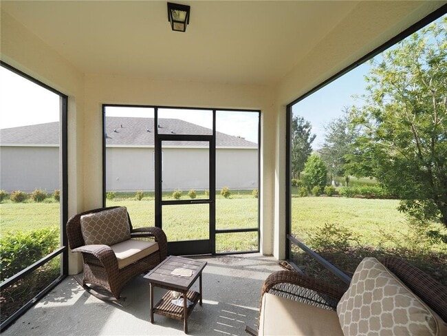 Building Photo - 995 Molly Cir