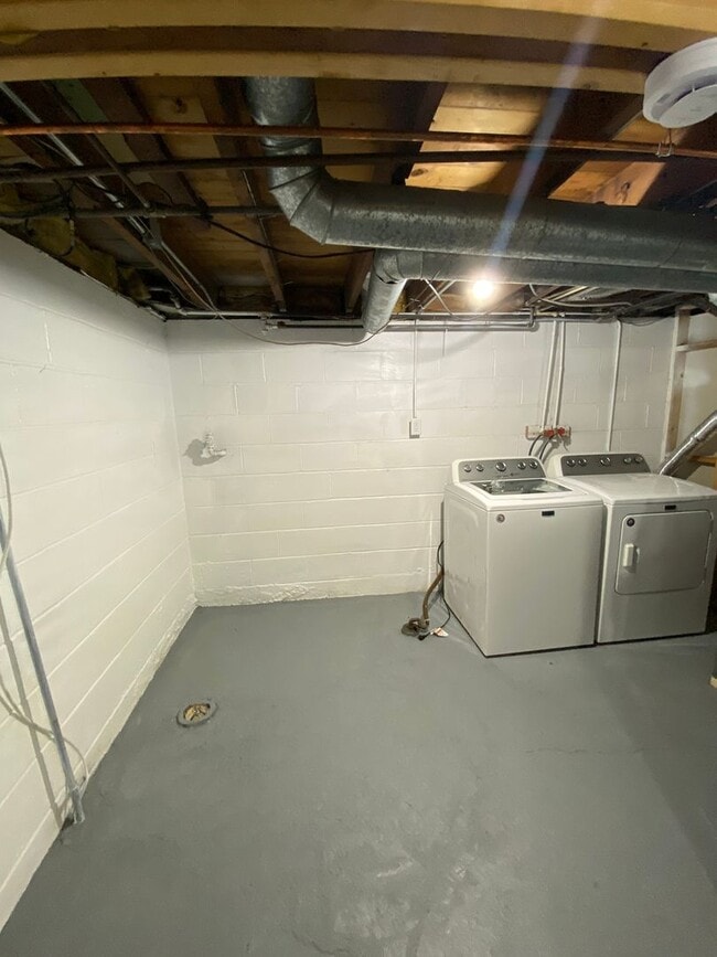 Building Photo - 1-Bedroom Home with 3-Stall Garage and Bonus Living Space