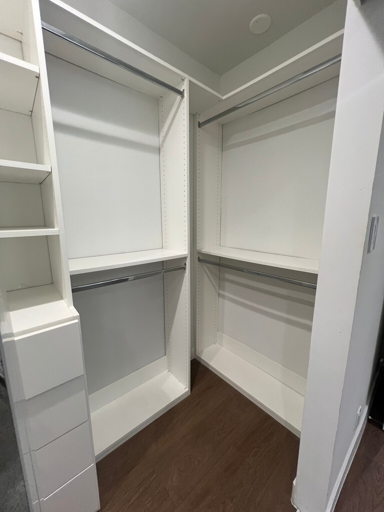 Building Photo - 1518 S Carmelina Ave