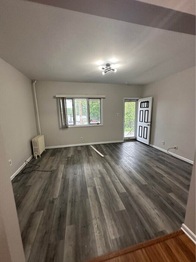 Building Photo - 1250 S 6th Ave