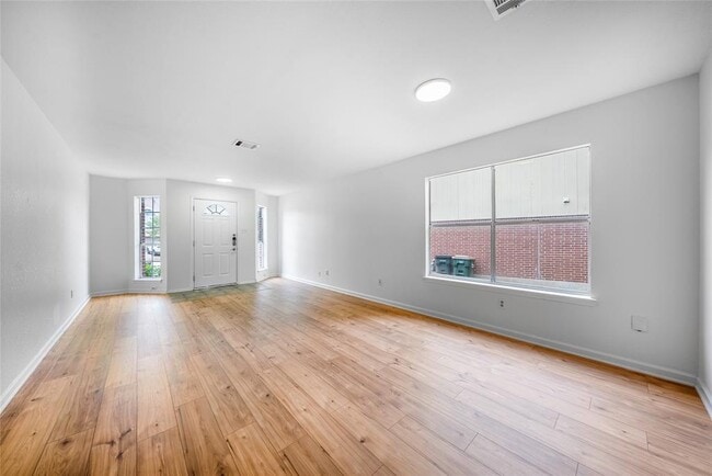 Building Photo - 13701 Cambourne Dr