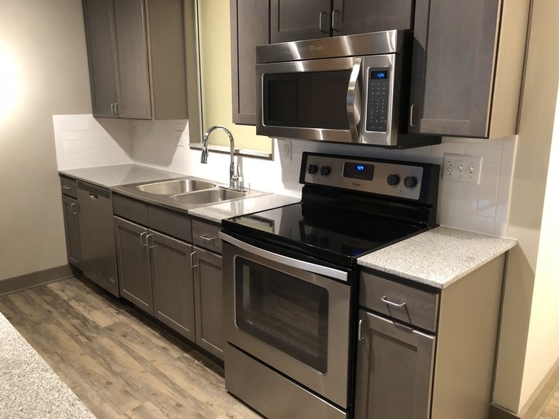 Building Photo - 3535 Broadway Blvd