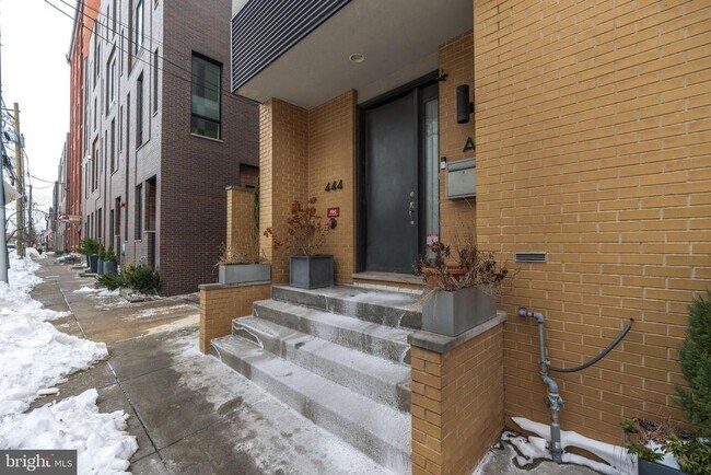 Building Photo - 444 Fairmount Ave