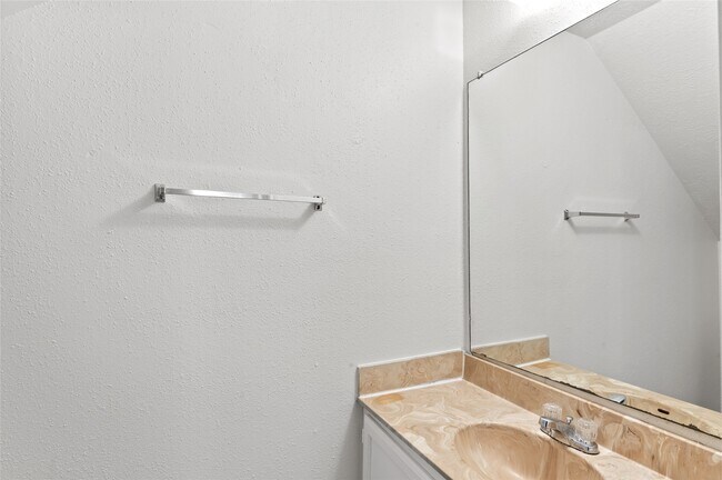 Building Photo - 10025 Spring Pl Dr