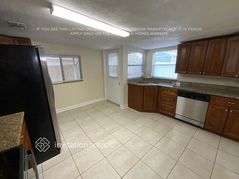 Building Photo - 2302 Carroll Grove Dr