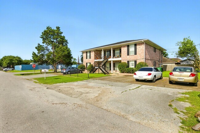 Building Photo - 9641 Hollock St