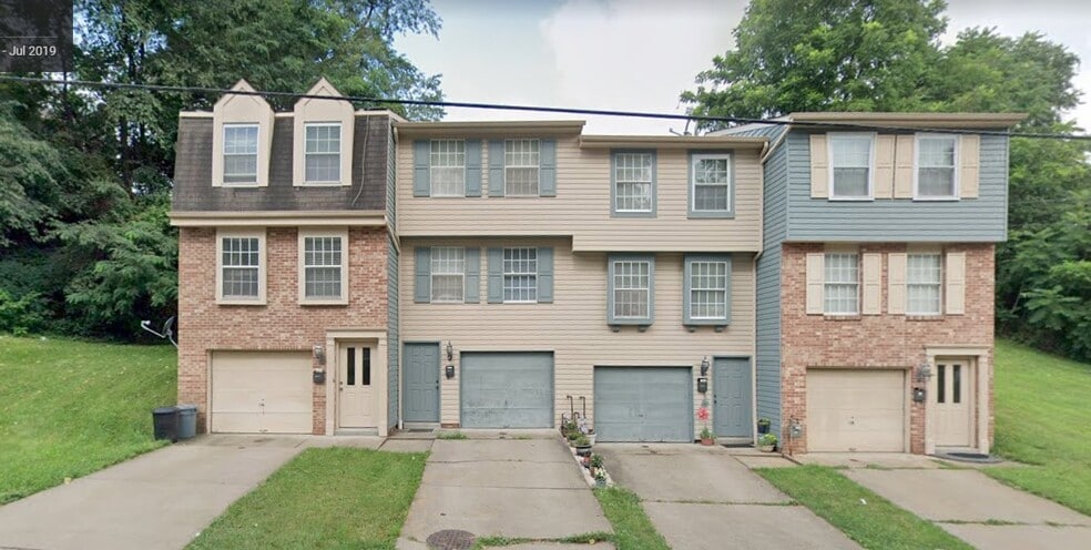 Primary Photo - 170 Center Ave