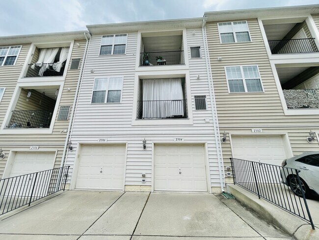 Building Photo - POTOMAC CLUB - SECONDS TO STONEBRIDGE - EASY REVERSE COMMUTE TO QUANTICO