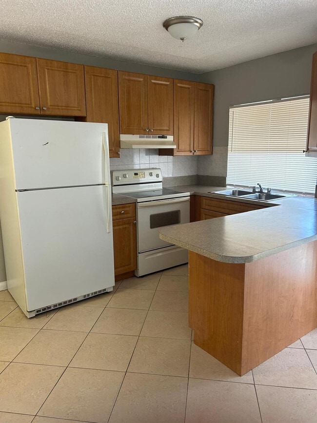 Building Photo - 3109 NW 2nd Terrace