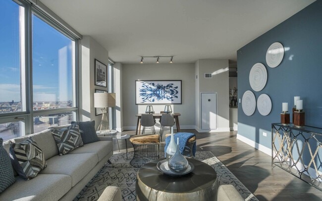 Building Photo - The Elle Apartments