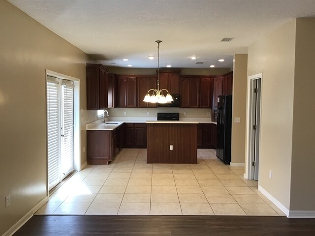 Building Photo - 1147 Hyacinth St