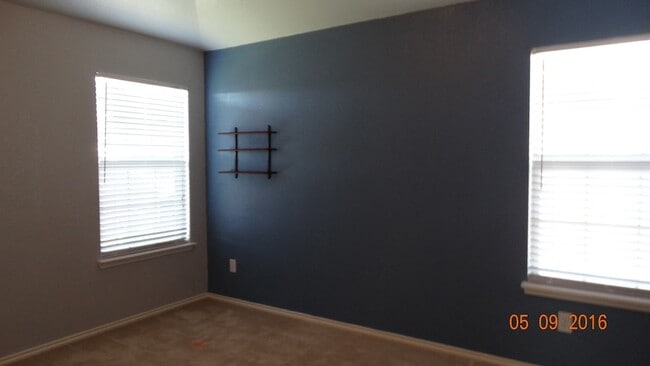 Building Photo - 2681 Calmwater Dr